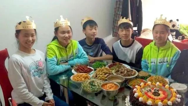中国首例“5胞胎”长大了!个个年满20岁,如今现状却让人唏嘘......(图15) 34.jpg