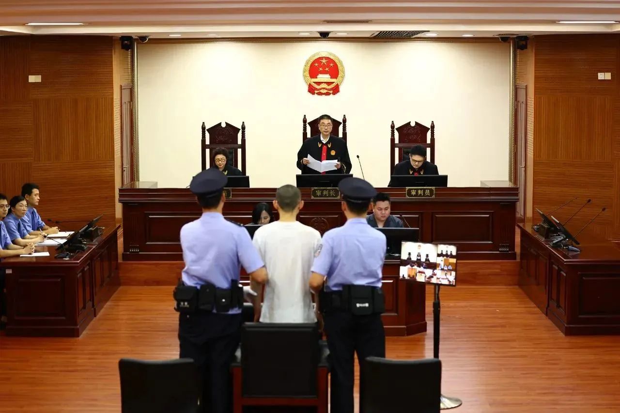 死刑!“吴谢宇弑母案”二审公开宣判(图1) 1.jpg