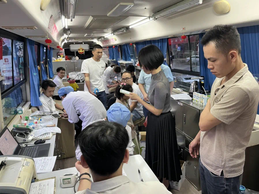 深夜,献血排长队!广东梅大高速路面塌方事故最新进展(图8) 8.jpg