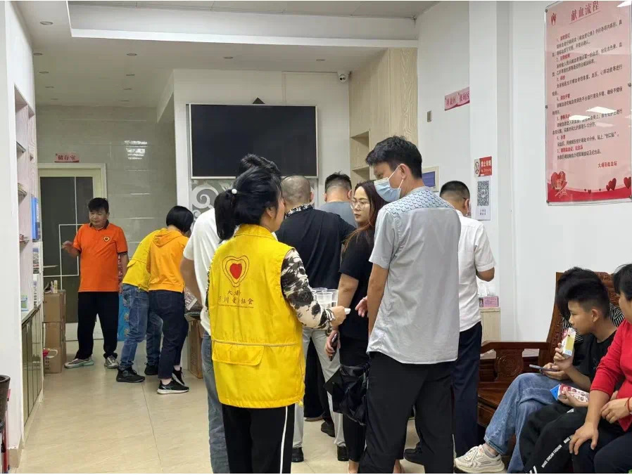 深夜,献血排长队!广东梅大高速路面塌方事故最新进展(图10) 10.jpg