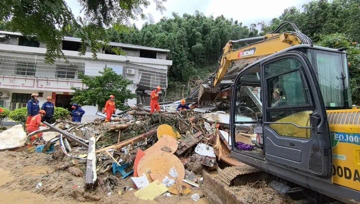 湖南衡阳南岳区突发山体滑坡已致15人遇难 现场救援结束(图1) 1.png