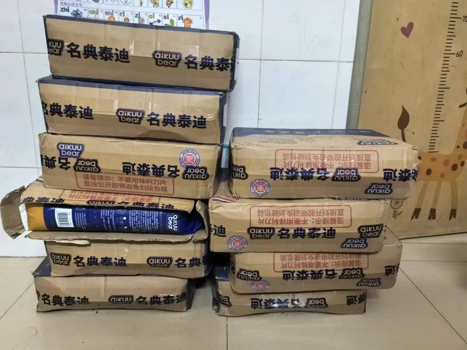 当四胞胎突然降临:夫妻俩住在城中村,月收入不到1万,已有两个女儿(图3) 15.jpg
