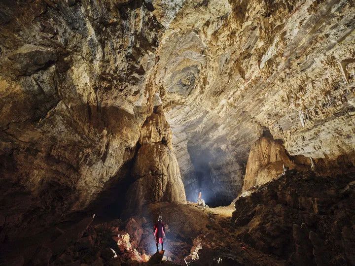 罕见！贵州发现4.8亿年“地下水晶宫”(图2)