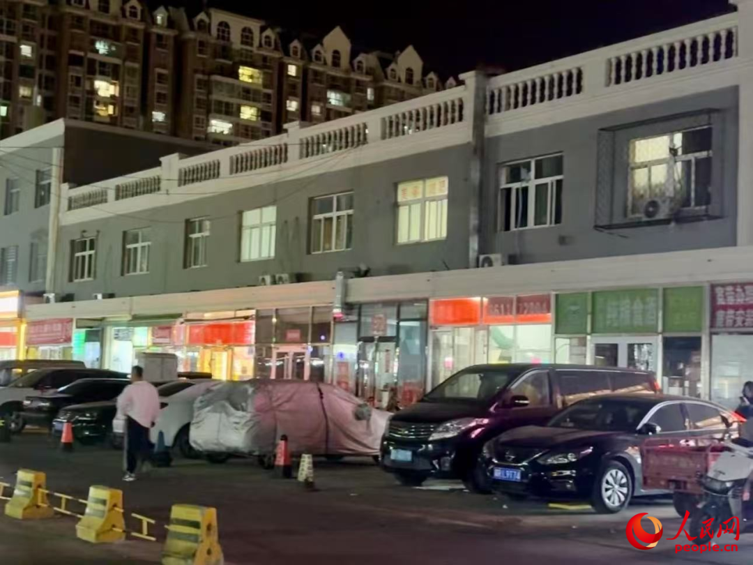 三河“招牌改色”背后:店铺招牌到底谁说了算?(图4) 图片