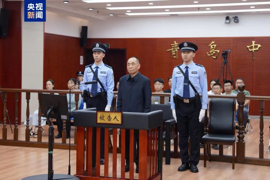 犯内幕交易罪、受贿2.2亿，大搞权色、钱色交易，骆玉林终身监禁！