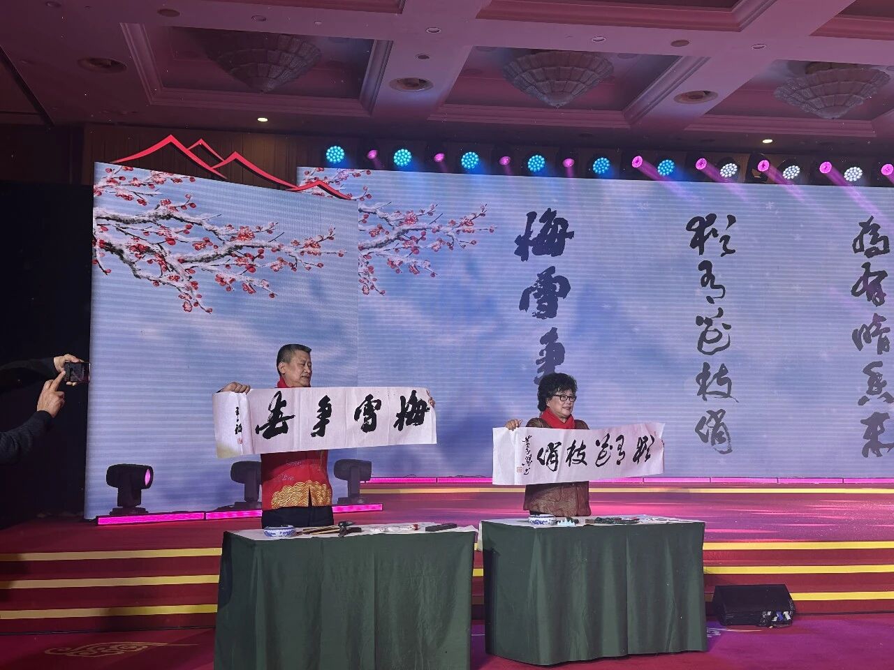 岑国荣丨骏马奔腾迎新春(图19) 22.jpg