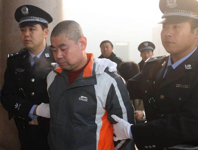 李春平“世纪骗局”:没有百亿遗产,文物盗卖大案与他有关(图10) 64010.jpg